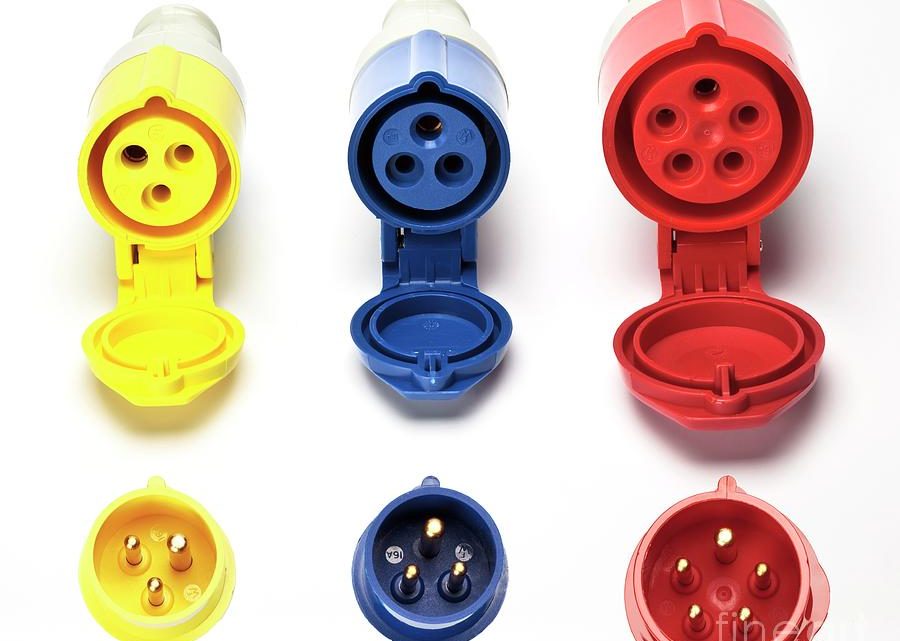 Industrial Plugs, Sockets & the Silent Strength of Quality Electronic Components